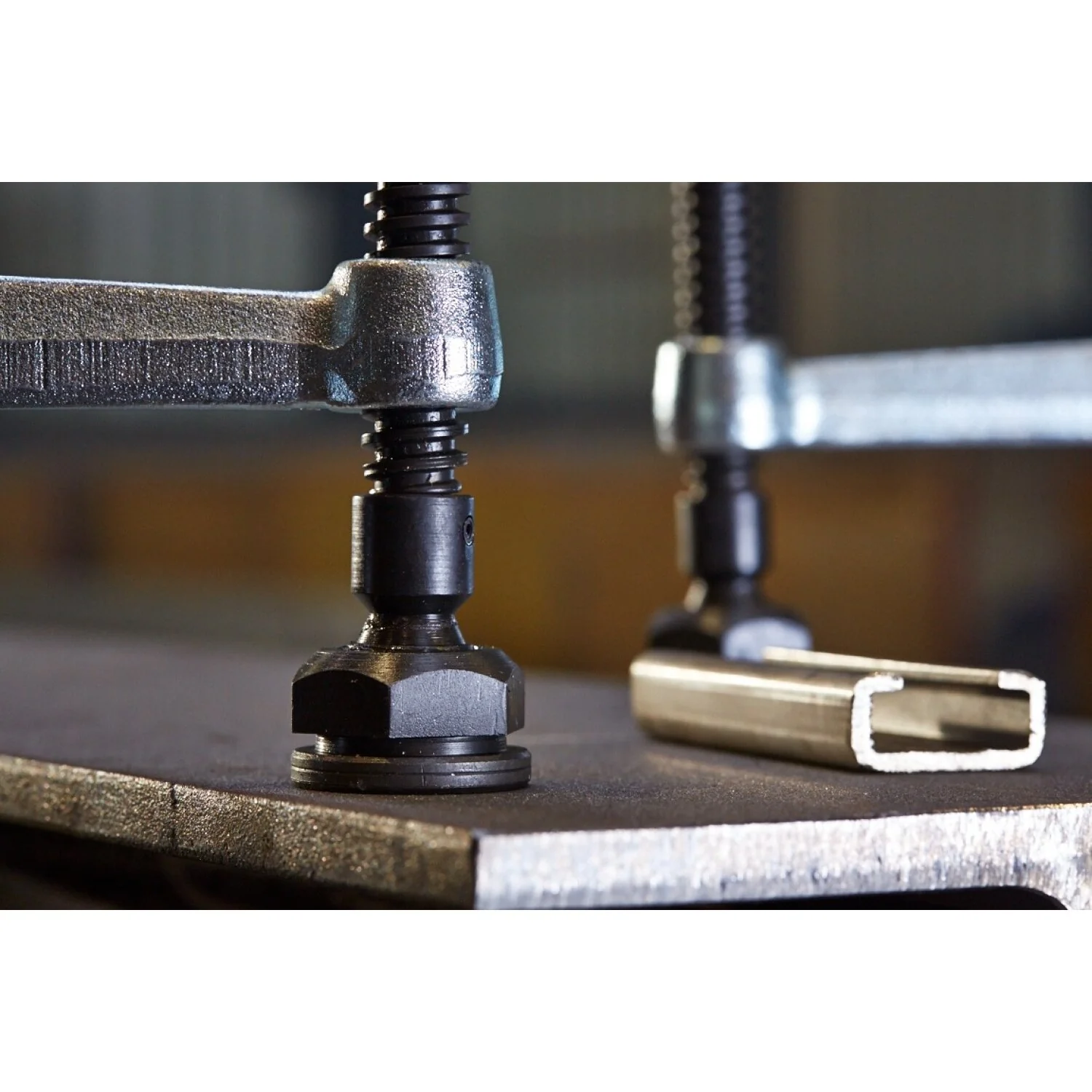 Bessey GSL60 Clamp, welding, F-style, heavy duty pad, 24 In. x 4.75 In. 1880 lb - Image 2