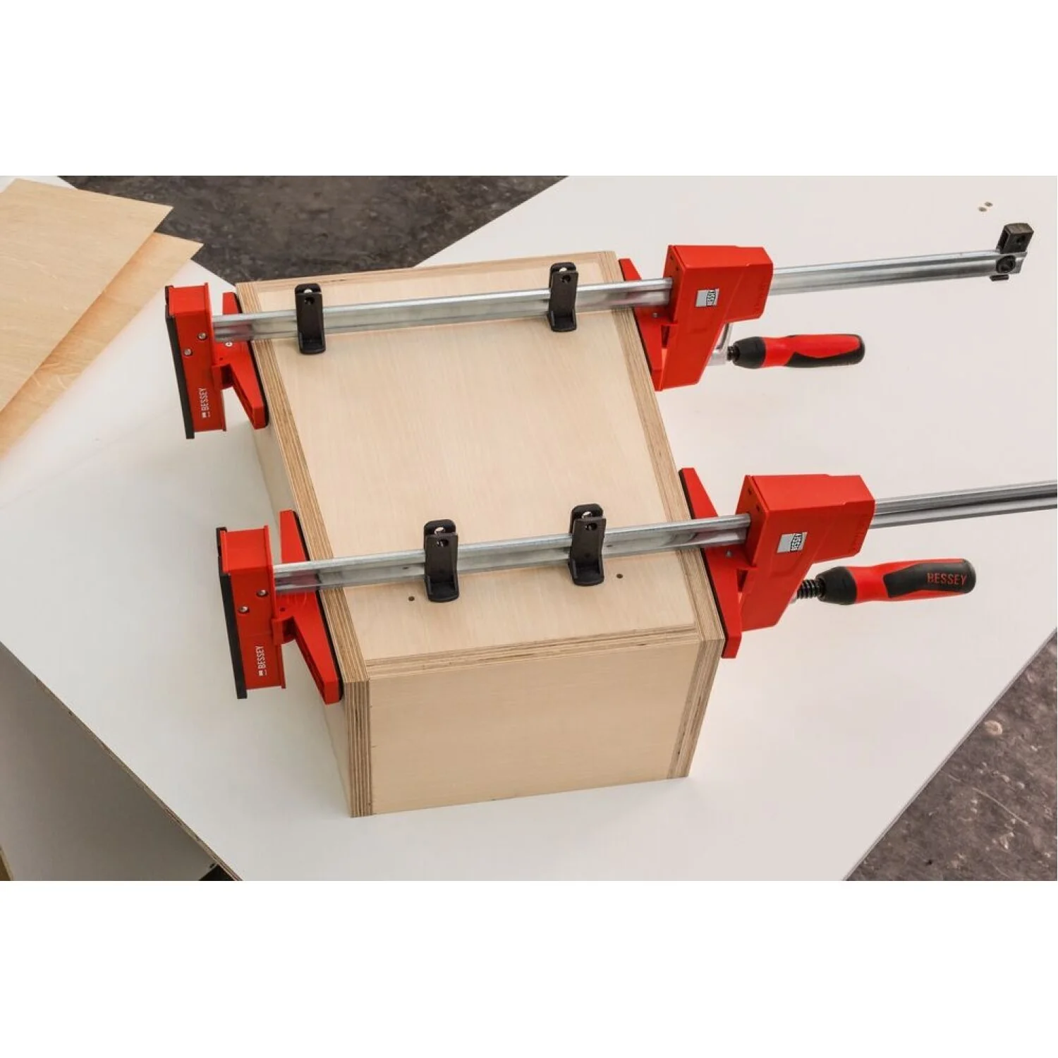 Bessey KRE3518 Parallel Clamp, K Body REVOlution, 18 Inch, 1700 lbs - Image 26
