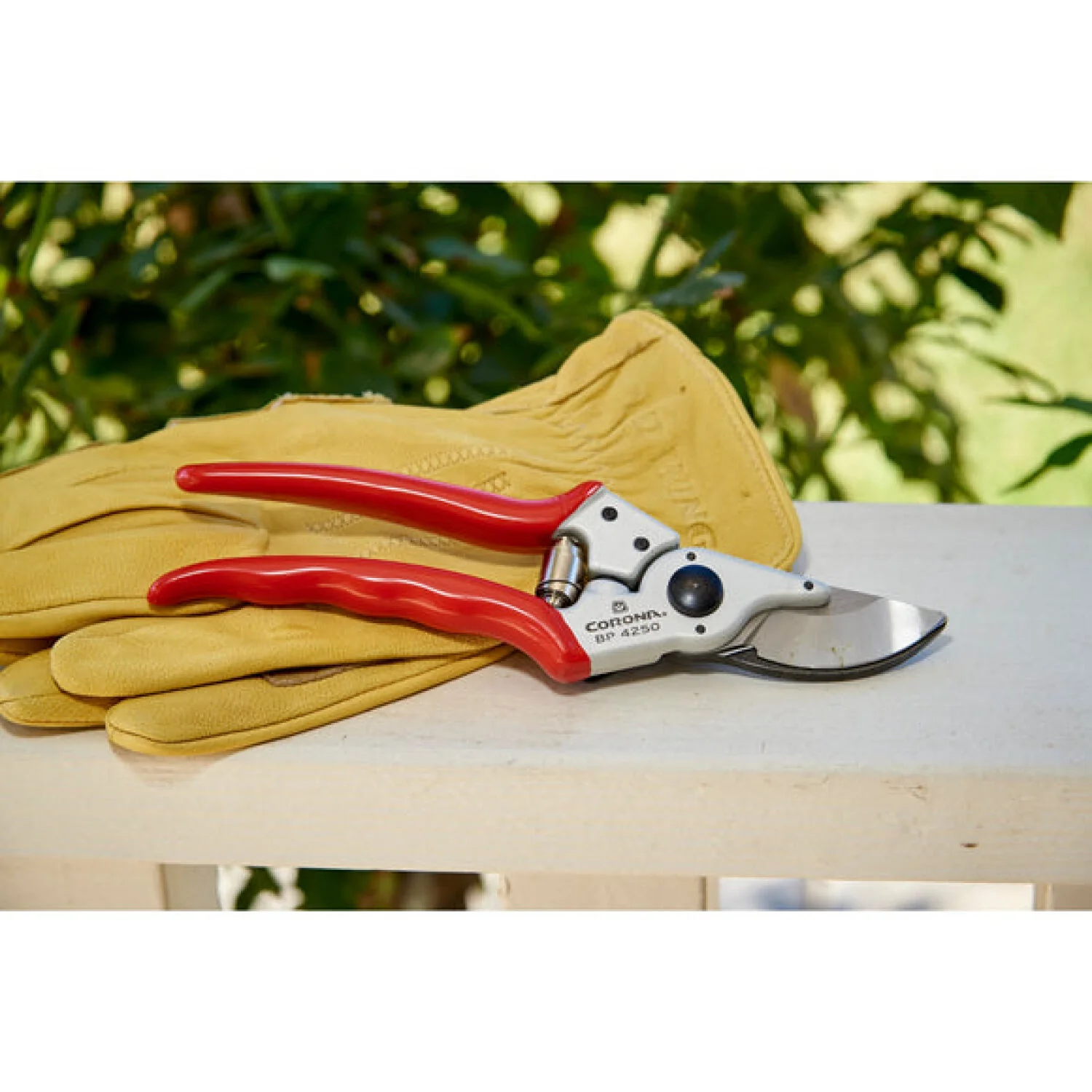 Corona BP 4250  ALUMINUM Bypass Pruner - 1 Inch, Straight - Image 11