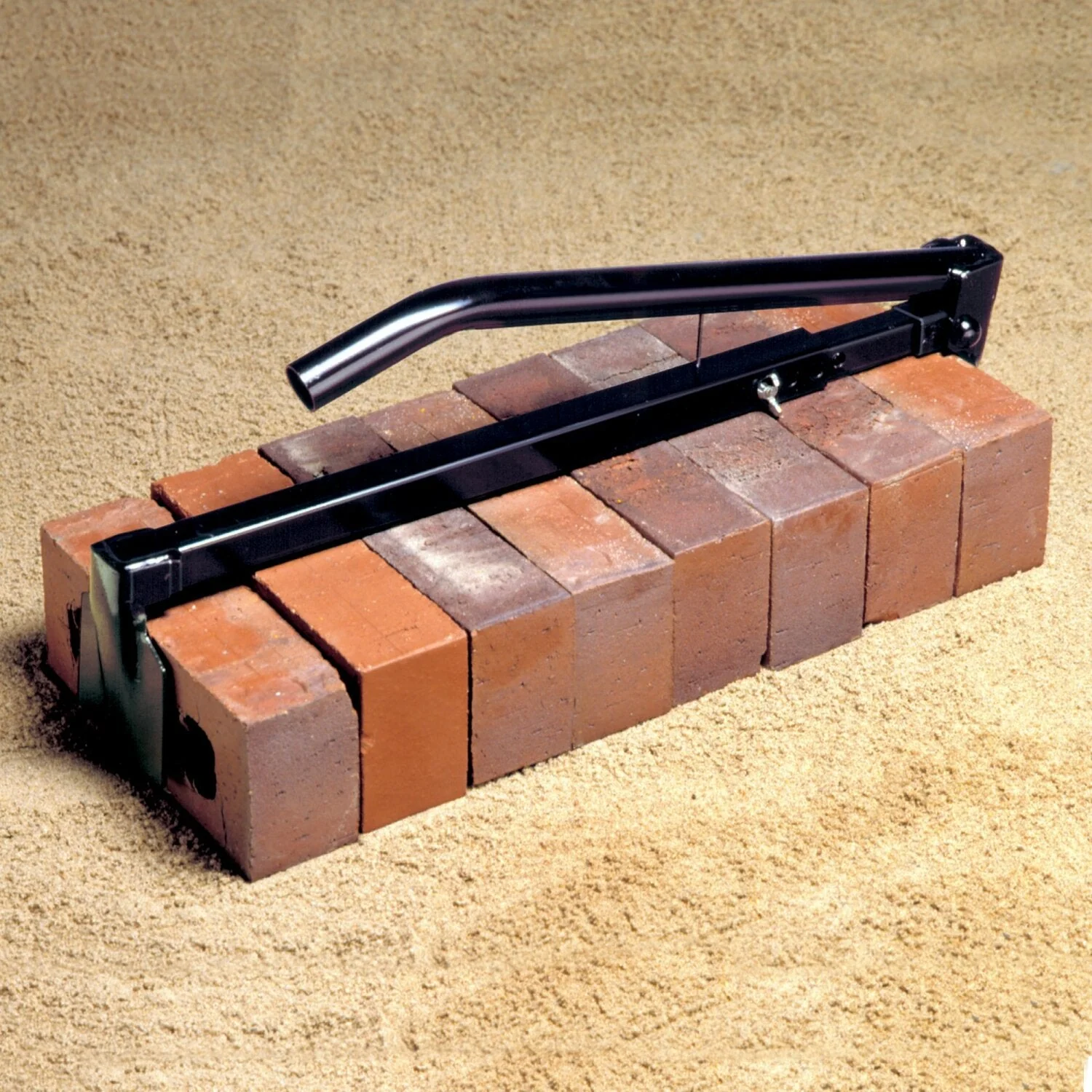 Kraft Tool BC384 Heavy Duty Black Brick Tongs - Image 2