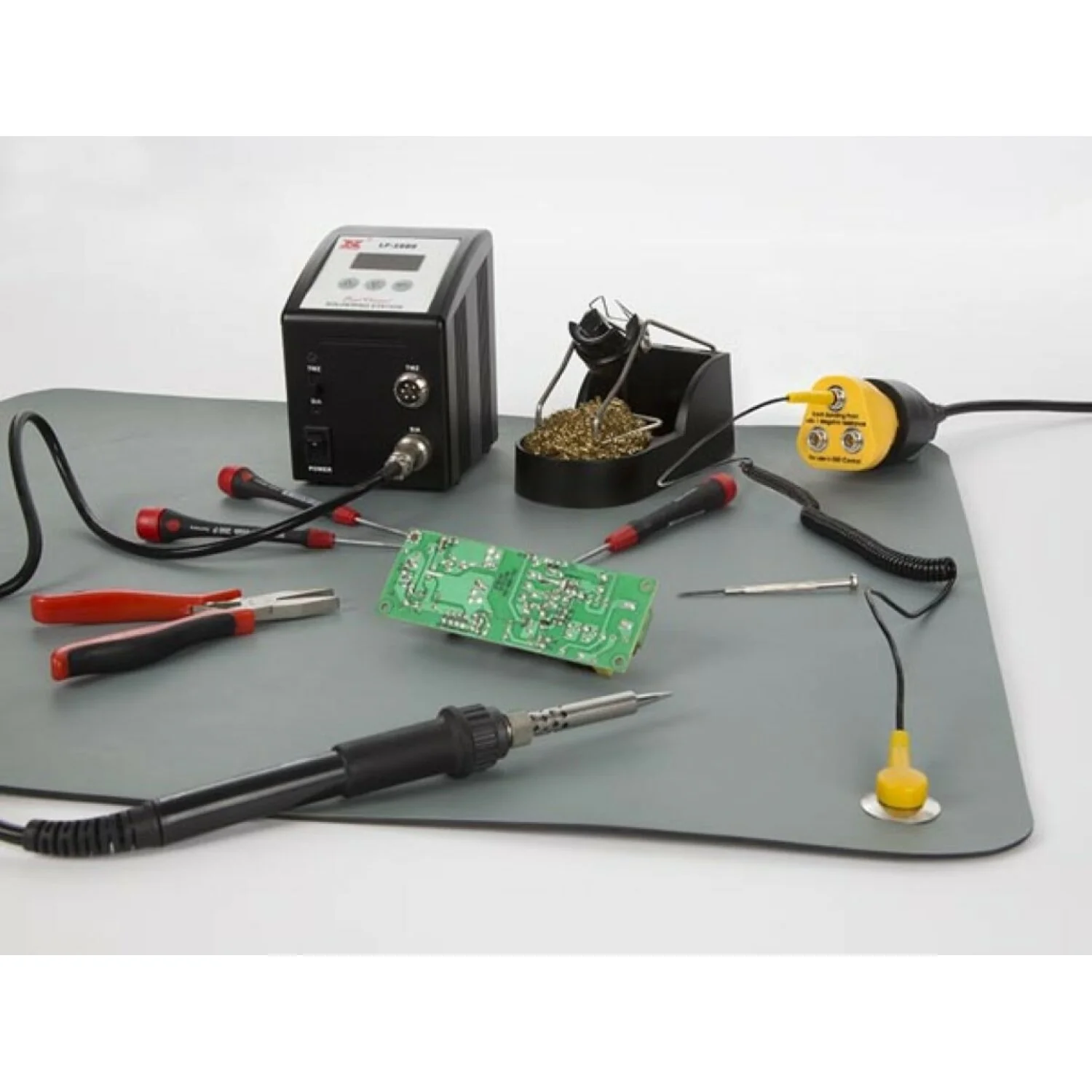 Velleman AS18 Grounding European Plug For Antistatic Mat - Image 2